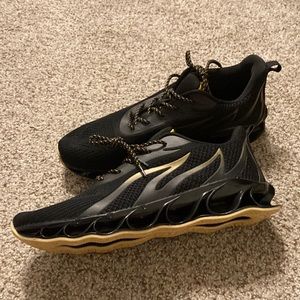 Tiamou running shoes